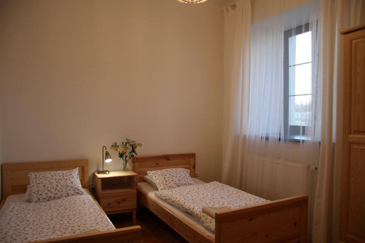 Dvůr Nové Zámky Hotel Mladec Exterior foto